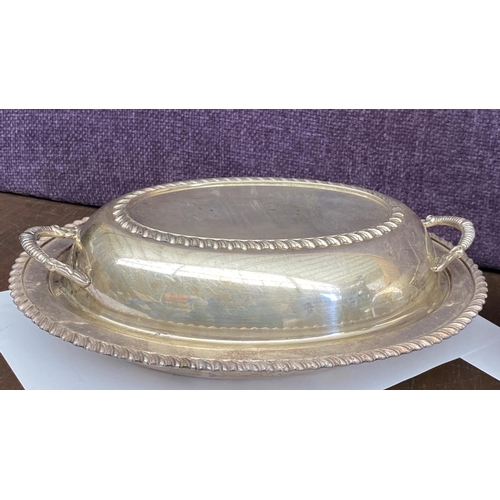 13 - Pair of Good Quality Silver Plated Covered Deep Vegetable/Serving Dishes with Lid Made in USA - Code... 