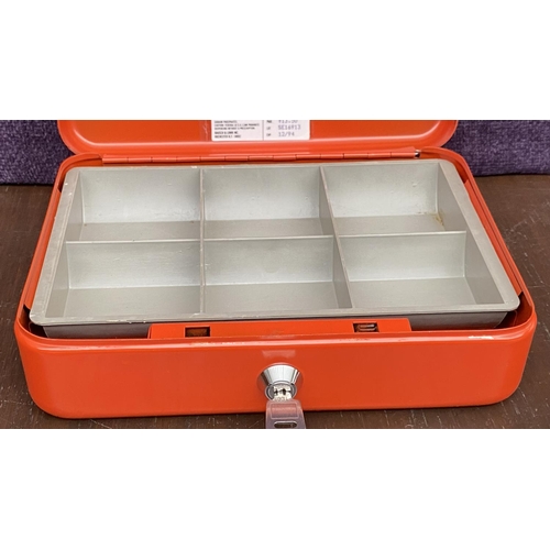 504 - Vintage Orange Metal Cash Box with Money Tray and Key Lock (25 x 18cm)