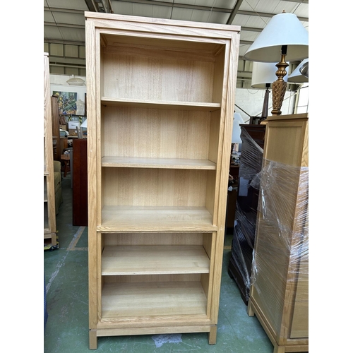 Lot 33        