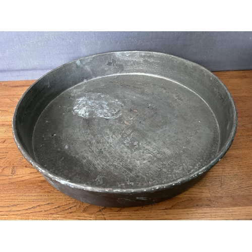 381 - Large Vintage Copper Cooking/Baking/Serving Tray (46cm Diameter) - Taken Back on 11/11/2025