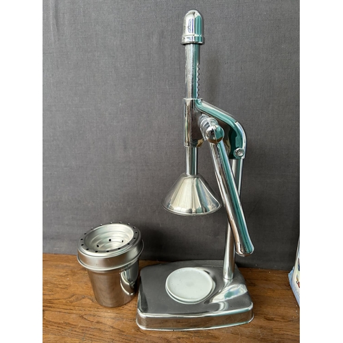 187 - Manual Fruit Juicer (Unused)