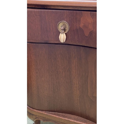 166 - Large Beautiful Walnut Single Bed Frame Together with 2 Matching Bedside Tables (Missing x1 Handle -... 