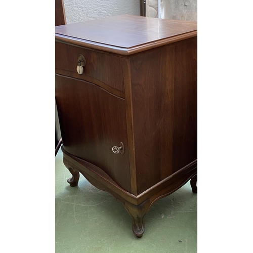 166 - Large Beautiful Walnut Single Bed Frame Together with 2 Matching Bedside Tables (Missing x1 Handle -... 