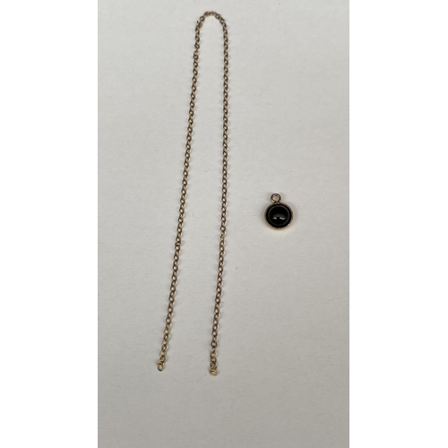 169 - Gold 9ct Small Charm with Piece of Chain (0.8gr)