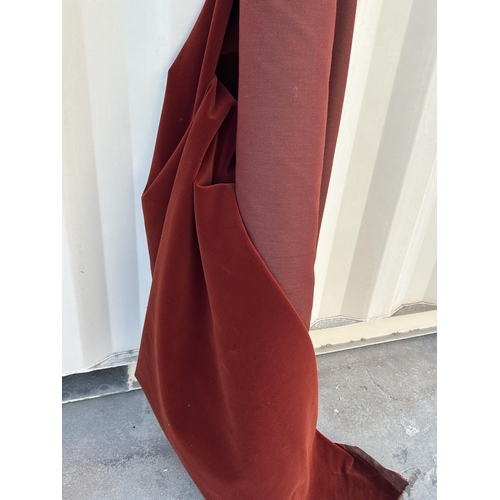 201B - Large Roll of Brick Color Velvet Fabric - Taken Back 18/11/2025