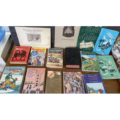 403 - Qty of Vintage Collectible Books