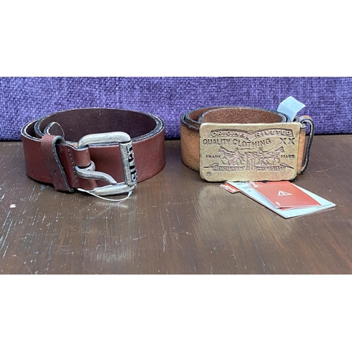 413 - x2 Vintage Levi's Original Men's Leather Belts Size 75/30 (Unused)