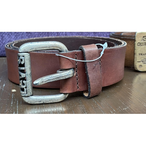413 - x2 Vintage Levi's Original Men's Leather Belts Size 75/30 (Unused)