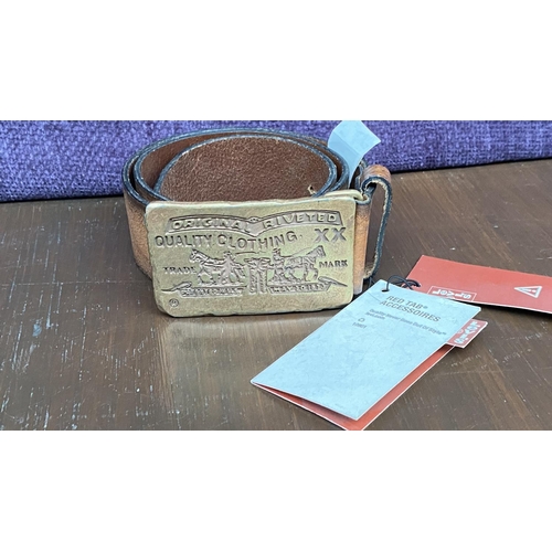 413 - x2 Vintage Levi's Original Men's Leather Belts Size 75/30 (Unused)