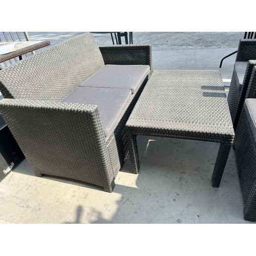 140 - Alibert Wicker Garden Cushioned Set Comprising 3-Seat Sofa, x2 Armchairs and Coffee Table