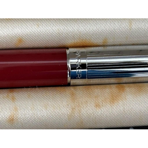 256 - Vintage Collectible Parker Fountain Pen