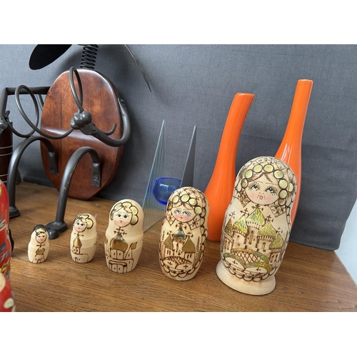 242 - Qty of Miscellaneous Items and Decorations Incl. x3 Russian Matryoshkas