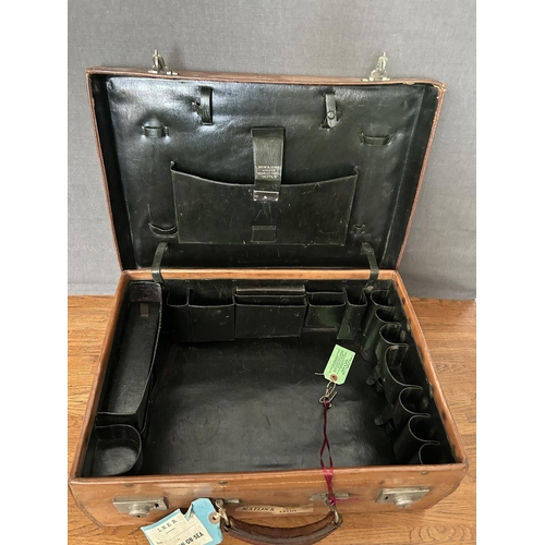 136 - Antique Circa 1910 English Edwardian Gentleman's Travel Leather Suitcase with Keylock