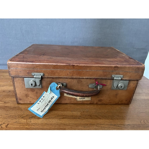 136 - Antique Circa 1910 English Edwardian Gentleman's Travel Leather Suitcase with Keylock