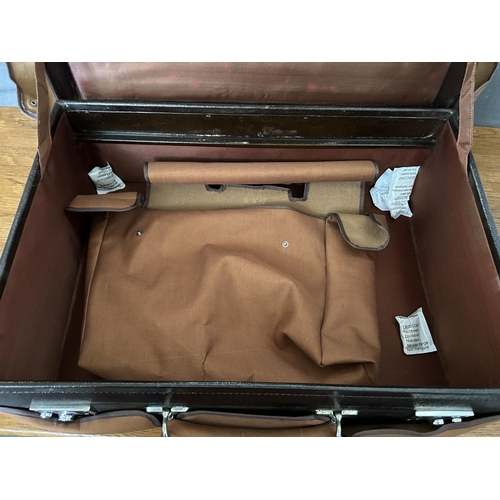 138 - Antique Circa 1910 English Edwardian Gentleman's Travel Leather Suitcase