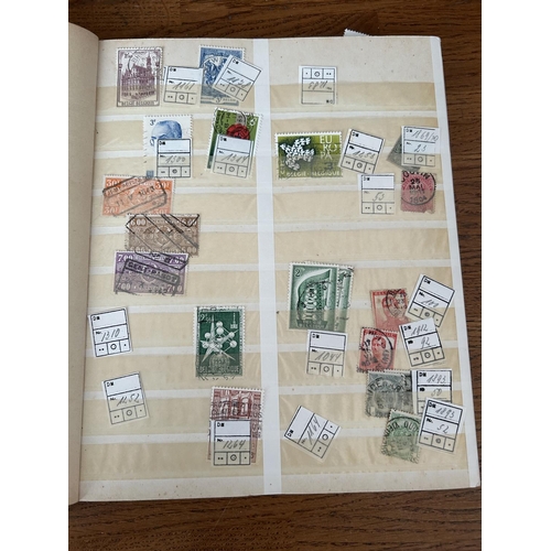 339 - Album with Collection of Belgium and Nederland's Stamps from 1940's