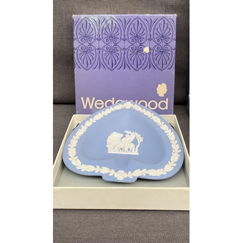 143 - x2 Wedgwood Blue Jasperware Spade Dish/Heart Ring Dish Together with Blue Fluted Candy Tray (Unused,... 