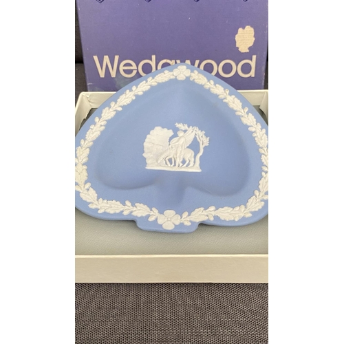 143 - x2 Wedgwood Blue Jasperware Spade Dish/Heart Ring Dish Together with Blue Fluted Candy Tray (Unused,... 