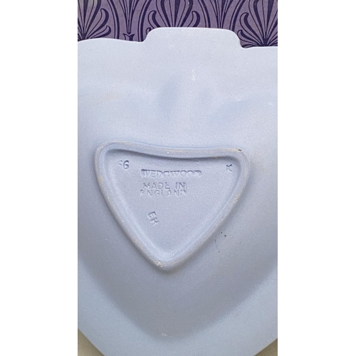 143 - x2 Wedgwood Blue Jasperware Spade Dish/Heart Ring Dish Together with Blue Fluted Candy Tray (Unused,... 