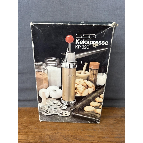 290 - Vintage Imperia SP150 Manual Roller Pasta Machine Together with Biscuit Press