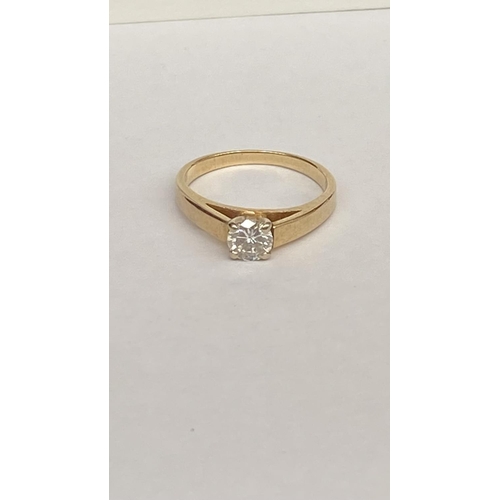 253 - Solitaire Solid Yellow Gold 14ct Ring 2.8gr