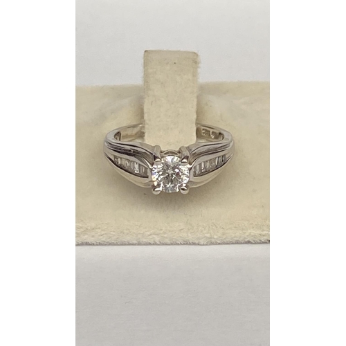 253A - Solid White Gold 14ct Engagement Ring with Center Diamond (Total Weight 4.4gr)