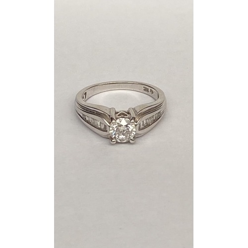 253A - Solid White Gold 14ct Engagement Ring with Center Diamond (Total Weight 4.4gr)