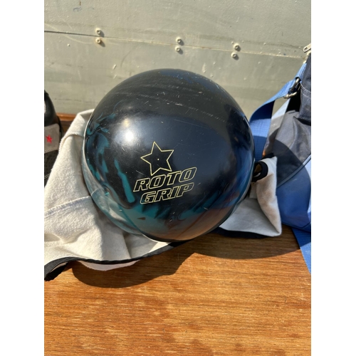 342 - Roto Grip Bowling Ball Together with Pair of Bowling Shoes Size 45 in Brunswick Gear Bag