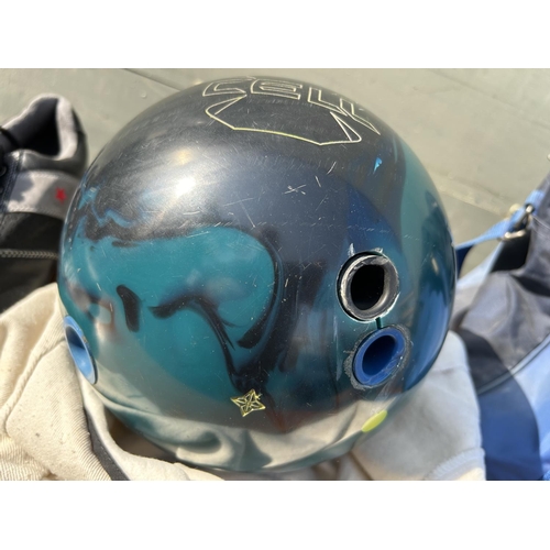 342 - Roto Grip Bowling Ball Together with Pair of Bowling Shoes Size 45 in Brunswick Gear Bag