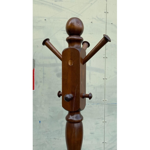 400 - Vintage Style Solid Wood Coat Stand/Hat Rack/Hall Tree (A/F - x1 Hook Missing from Top Section as Ph... 
