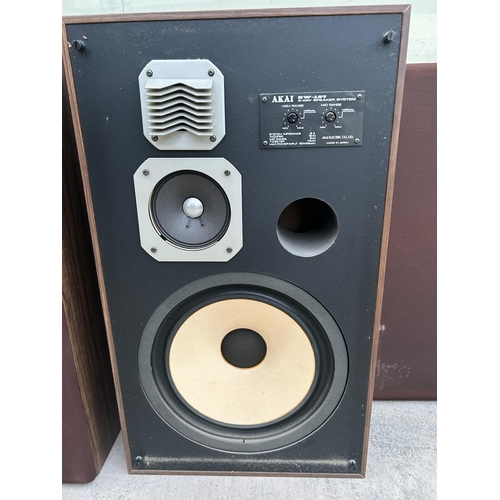 Akai SW-157 3-Way Speaker System, Imp. 8Ohm, 60W