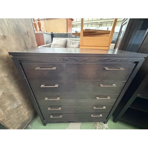 35 - Drexel Heritage USA Dark Finish Dresser/Chest of 5 Drawers (117 W. x 50 D. x 125cm H.) - Code AM7152... 