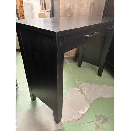 37 - Drexel Heritage USA Compact Desk with Keyboard Tray in Dark Finish (102 W. x 46 D. x 79cm H.) - Code... 
