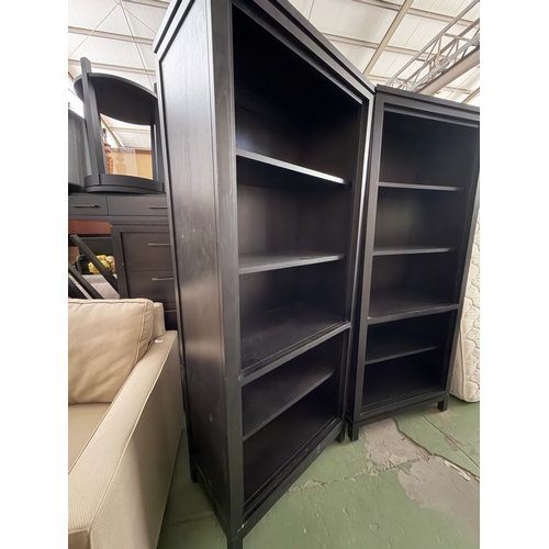 40 - American Drexel Heritage Dark Wood Tall 5-Shelve Bookcase   (76 W. x 40 D. x 184cm H.) - Code AM7154... 