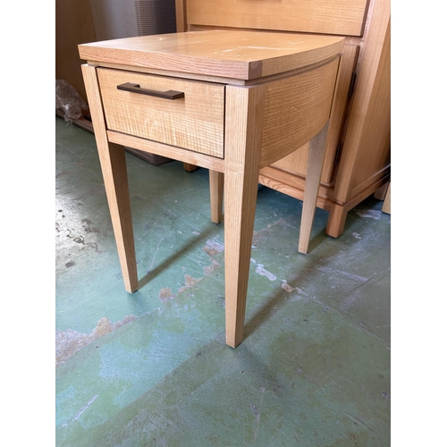 20 - Drexel Heritage USA Wooden Light Blonde End Table/Night Stand with a Drawer - Code AM7164W