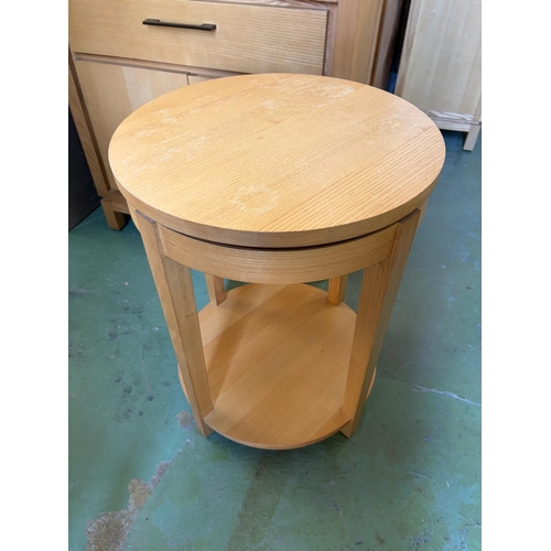 21 - Drexel Heritage USA Wooden Light Blonde Finish 2-Tier Circular Lamp Table - Code AM7162V