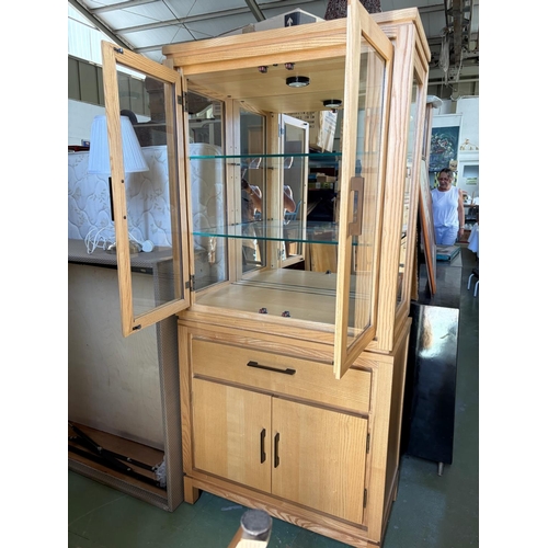 32 - American Drexel Heritage Light Blonde Wood 2-Piece Vitrine/Display Cabinet with Mirrored Shelves (81... 