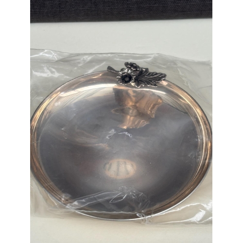 9 - Small Vintage Silver 830 Jewelry Dish with floral and Leaf Detail Motif on its Edge (25.9gr - 8cm Di... 