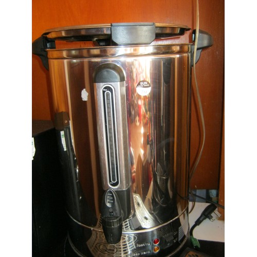 25 - A Large Quest Stainless Steel Electric Water or Tea Urn, Working