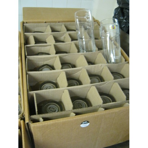 194 - 24 Mixed Fosters and Becks Pint Glasses