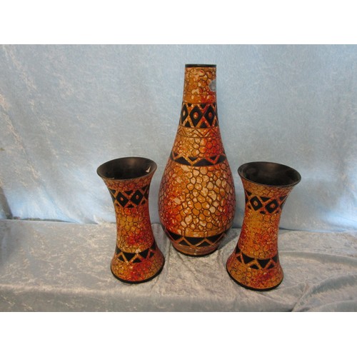 91 - 3 Cyples old pottery vases