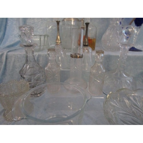 90 - Collection of glassware including decanters, ice bucket and bowls