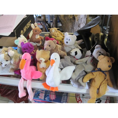 296 - A bag of 'Beanie Babies' plus a 'Beanie Mania' Guidebook