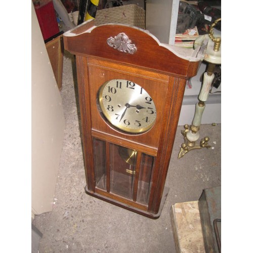 332 - Vintage Vienna Regular clock, with pendulum