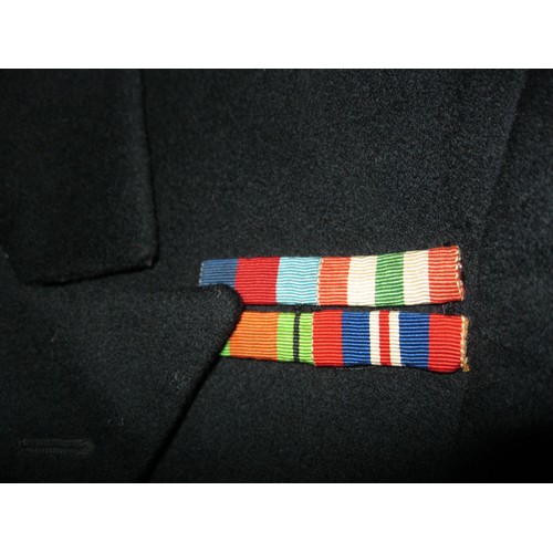 163 - A RNVR Sub-Lieutenant's jacket by Burton, heavy, single 'wavy-navy- hooped band of bullion braid, El... 