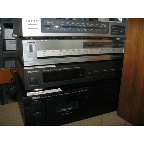 91 - A trio of tuner units comprising a Sony FM Stereo/AM-FM Tuner model ST-JX22L, a Toshiba Stereo Tuner... 