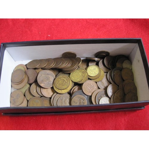 58 - A box of assorted coins