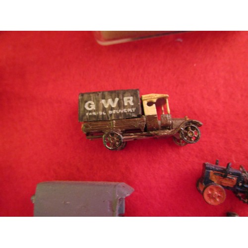 1012 - A Graham Farish boxed N gauge Hall Class engine 'Raveningham Hall' in Great Western colours, 3 GWR N... 