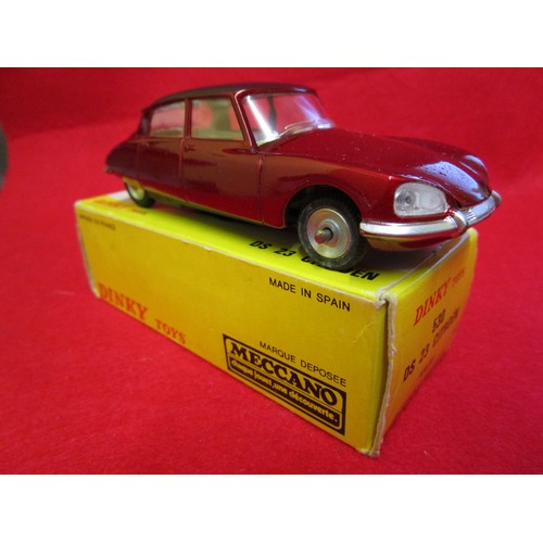 105 - Dinky Toys France (made in Spain) original #530 DS23 Citroen, boxed. Crease to box, vehicle immacula... 