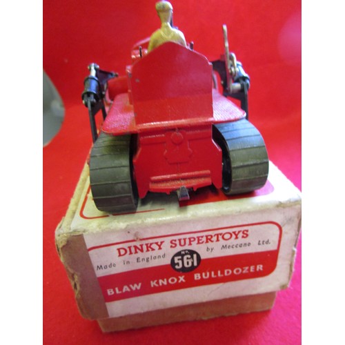 115 - A Dinkey Supertoys #561 Blaw Knox Bulldozer, boxed, ond Xmas label to top of box, vehicle good with ... 